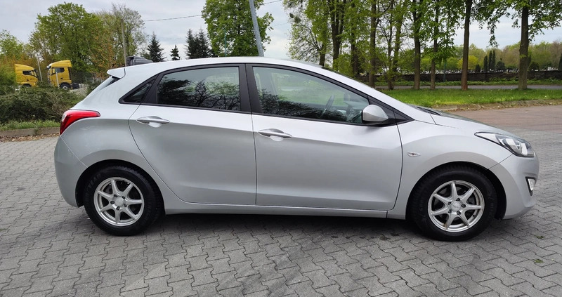 Hyundai I30 cena 31900 przebieg: 180000, rok produkcji 2012 z Praszka małe 466